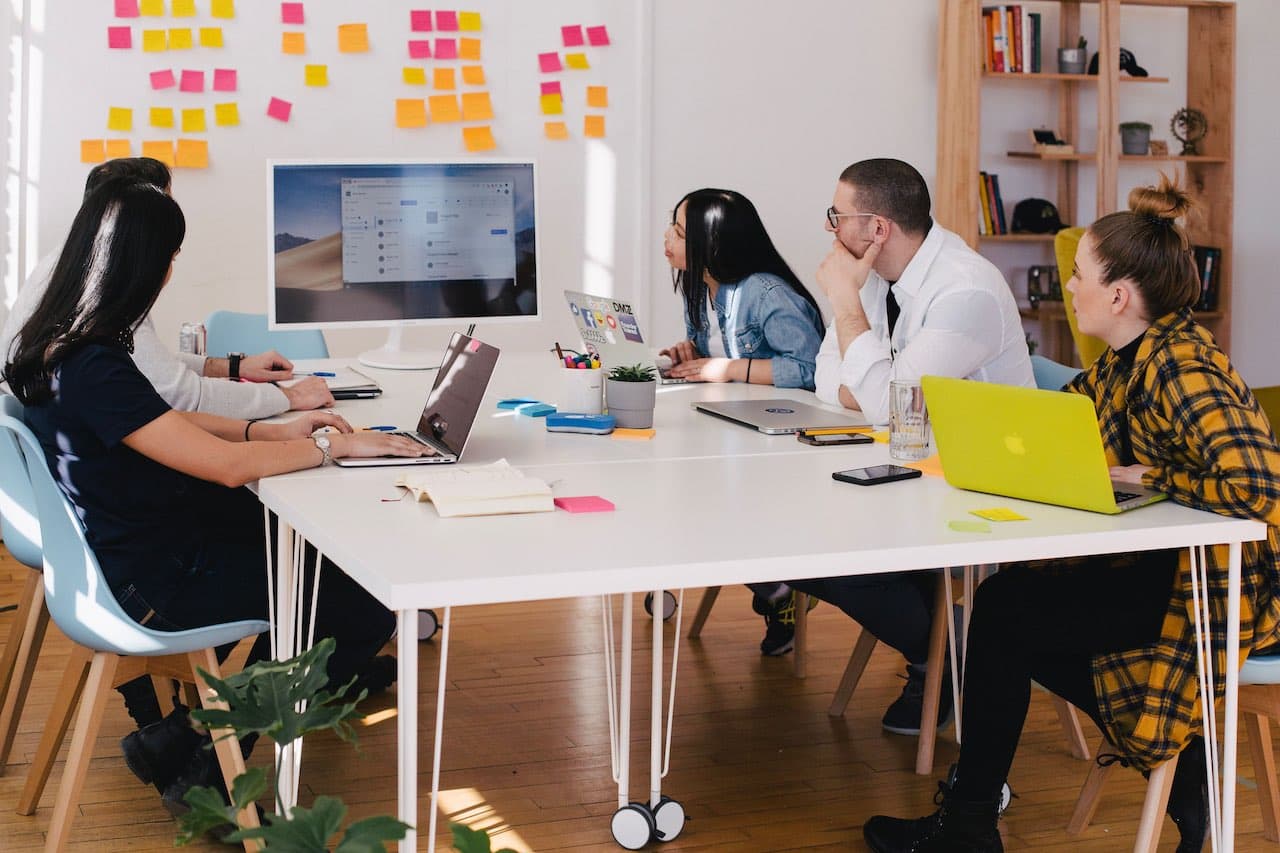 How a Business Coaching Service Improves Leadership Skills