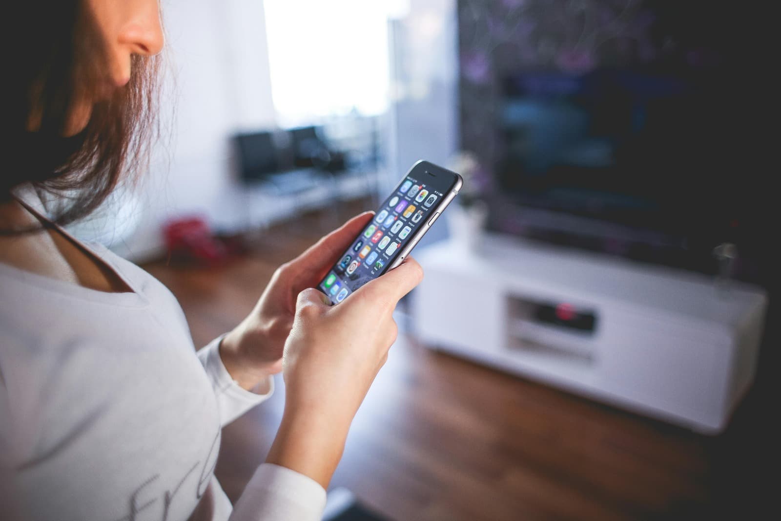 Modern White App Icons to Upgrade Your Phone
