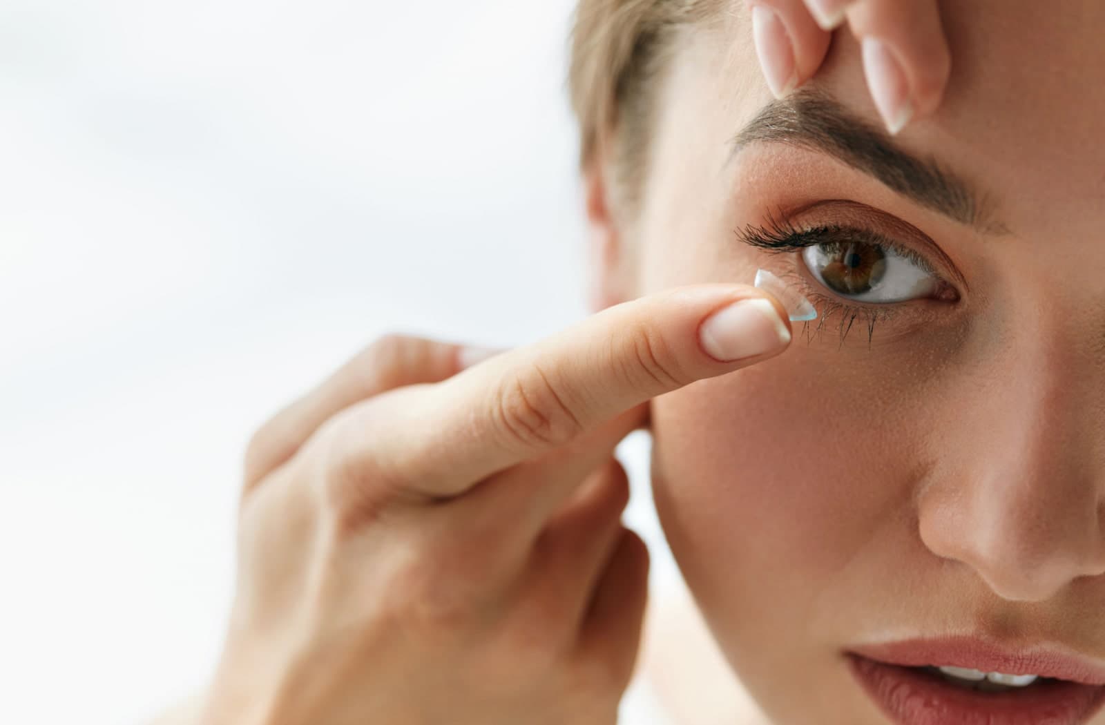 Discover Clear Vision with Air Optix at WebEyeCare: The Future of Comfortable Contact Lenses