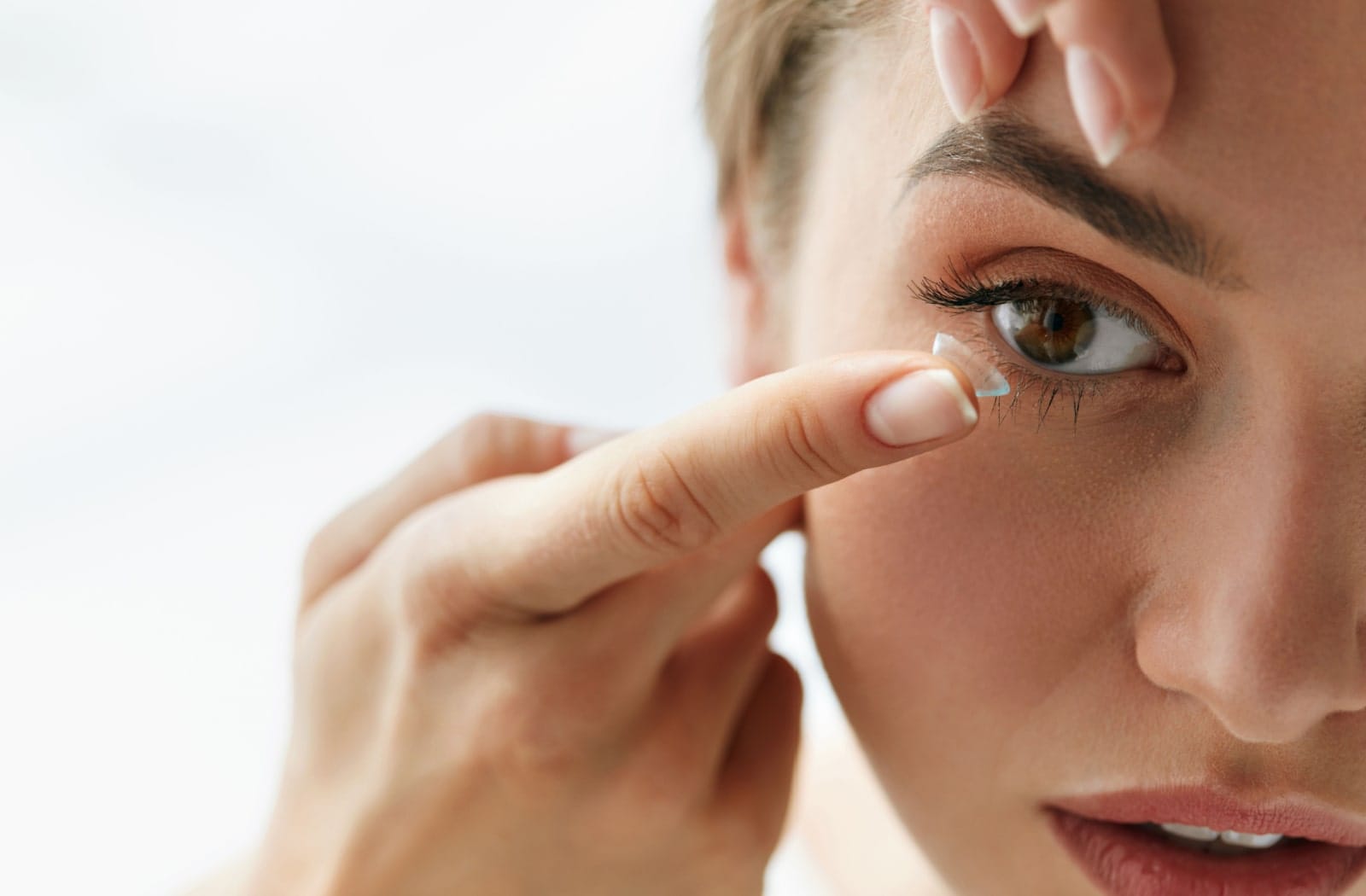 Discover Clear Vision with Air Optix at WebEyeCare: The Future of Comfortable Contact Lenses
