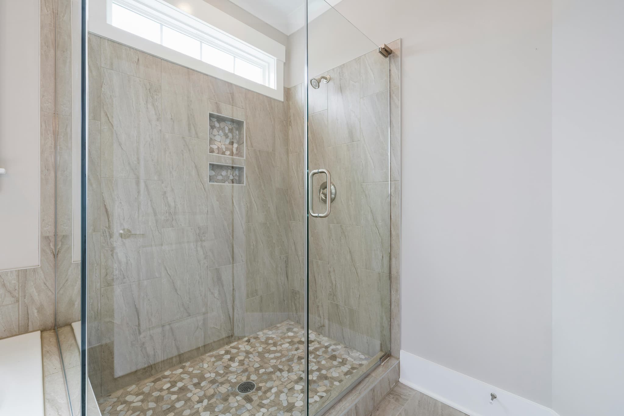 Cabine de douche complete : choisissez la dimension idéale