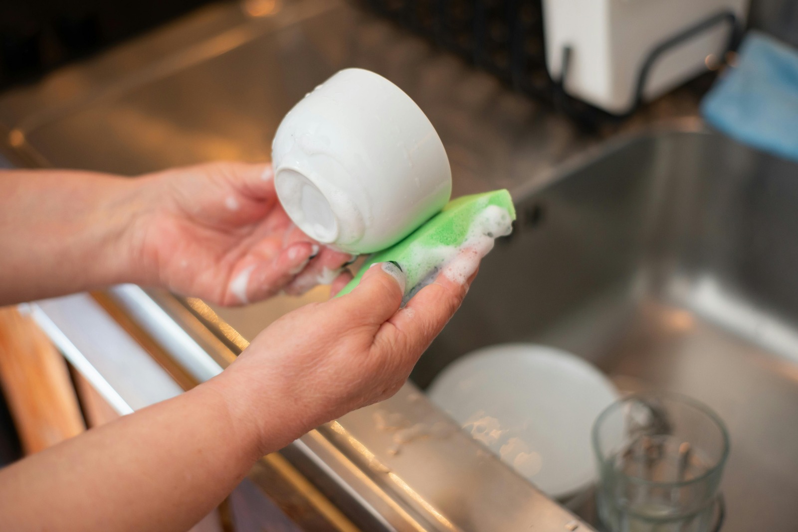 Fast and Reliable Kitchen Deep Cleaning Dubai Service