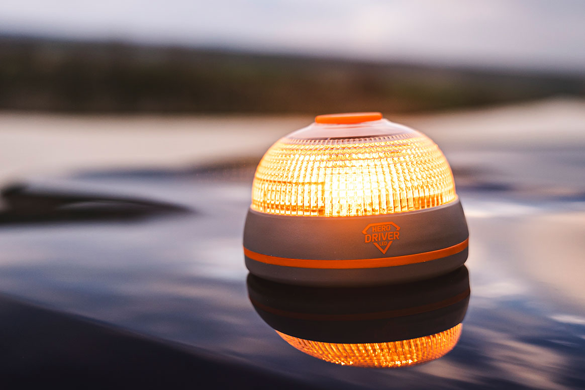 Sicherheit auf der Straße: Die Vorteile der Warnleuchte V16 für jeden Fahrzeugführer