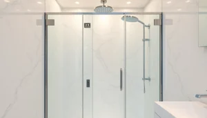 Admire the sleek design of a sirhona cabine de douche with chrome fixtures and glass enclosure.