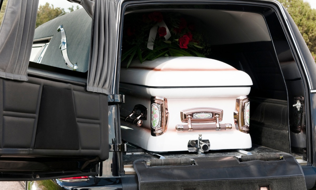 Prevoz pokojnika iz Hamburga i severne Nemačke ka Balkanu